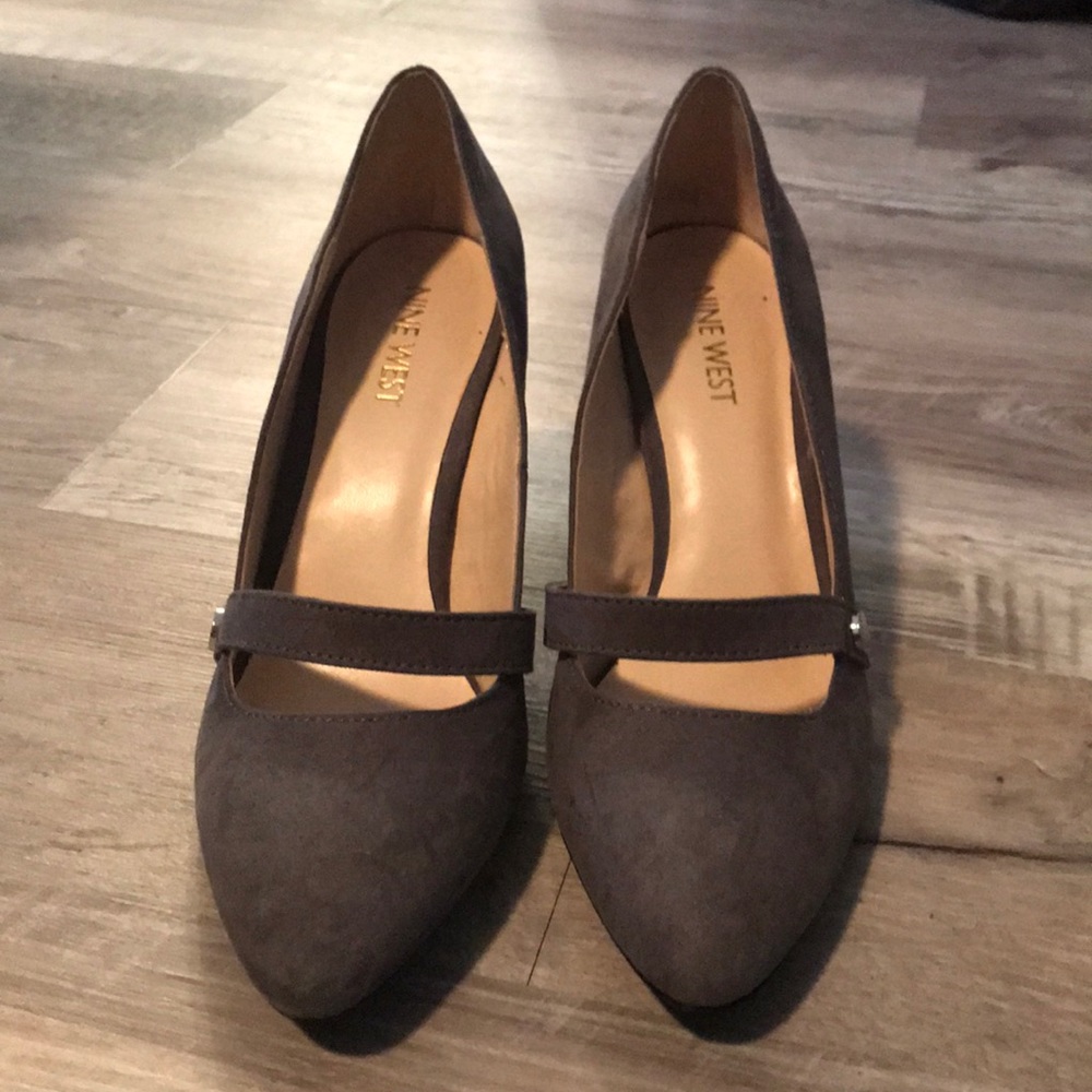 Nine West block heel pumps 🤩